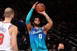 开云体育入口-包含雄鹿中锋状态回勇，带队赢得比赛的词条