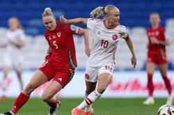 开云官方app入口-丹麦队成功逆袭，晋级半决赛阶段