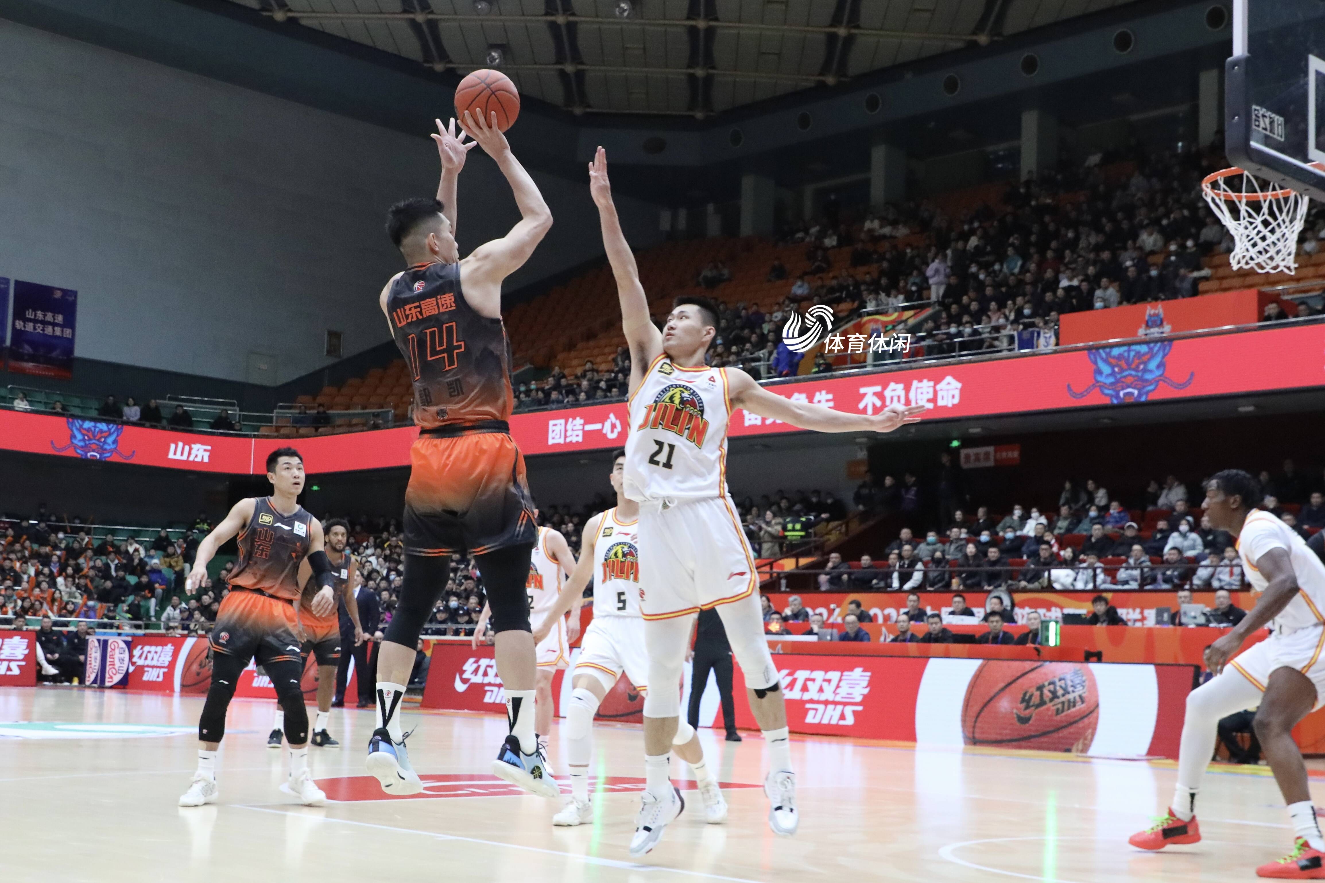 包含山东男篮在客场与江苏队交锋,备受关注的词条 包含山东男篮在客场与江苏队交锋,备受关注的词条