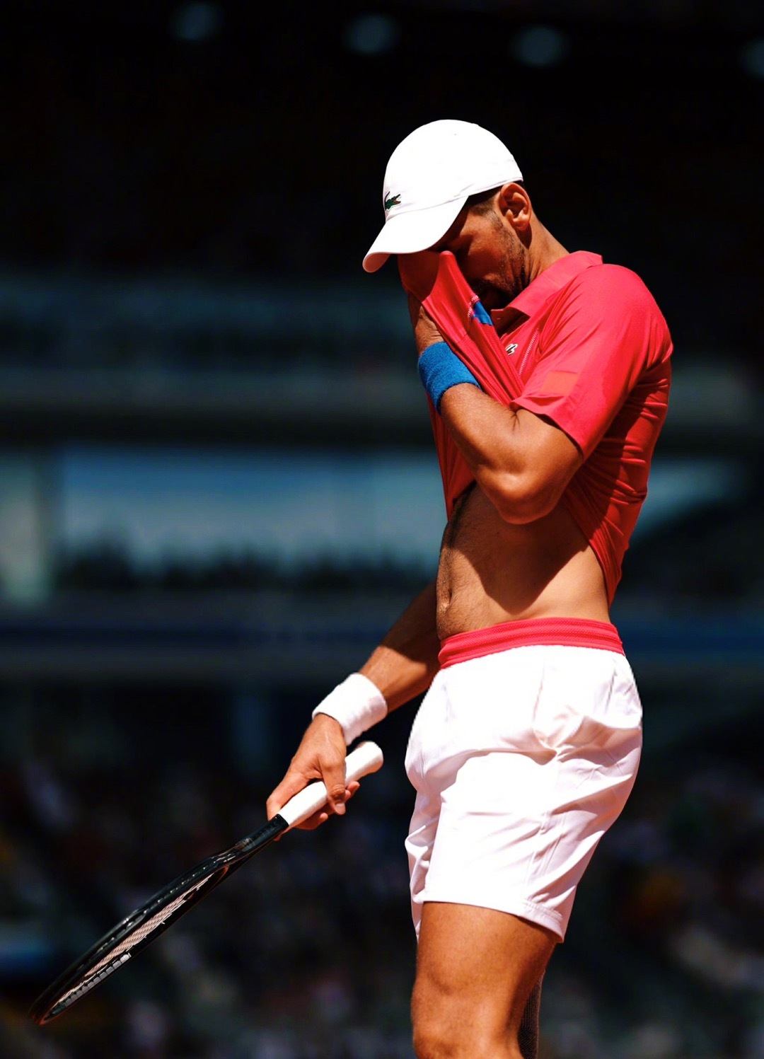 英国网球队逆转法国网球队,德约科维奇完成帽子戏法的简单介绍 英国网球队逆转法国网球队,德约科维奇完成帽子戏法的简单介绍