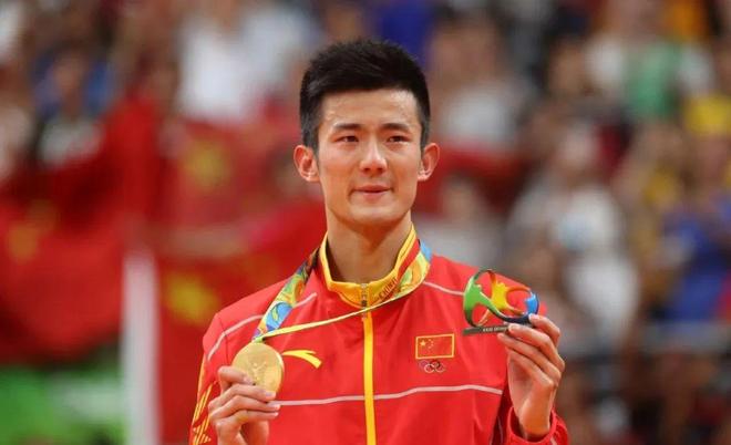 英格兰羽毛球队轻取印尼羽毛球队，谌龙爆发神勇