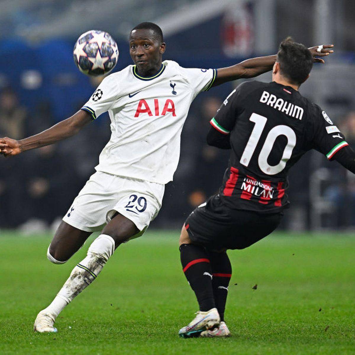 关于塞内加尔逆转AC米兰，范佩西高光表现的信息