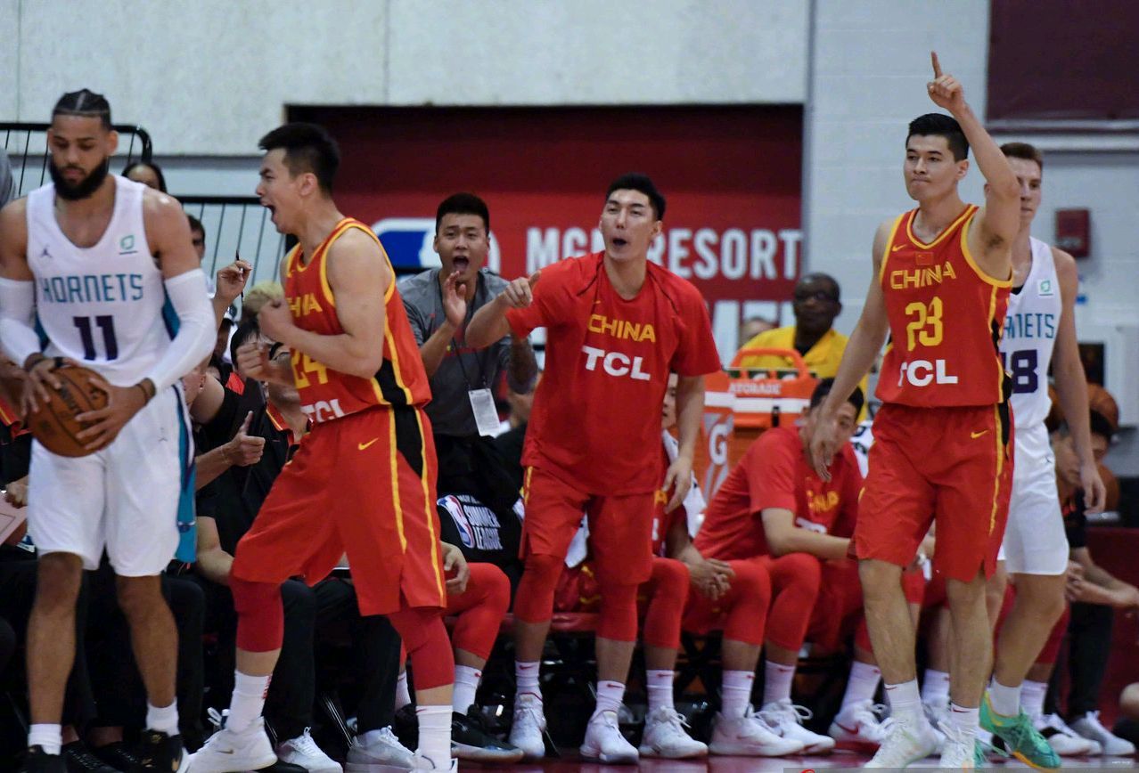 澳大利亚男篮逆转雄鹿,克莱一己之力扛起全队的简单介绍 澳大利亚男篮逆转雄鹿,克莱一己之力扛起全队的简单介绍