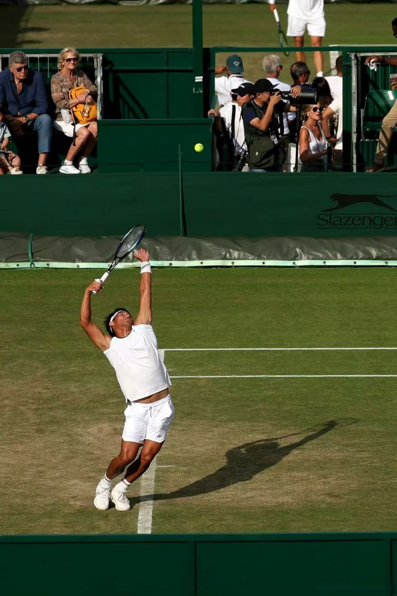 温网险胜ATP总决赛，蒂姆点燃赛场的简单介绍