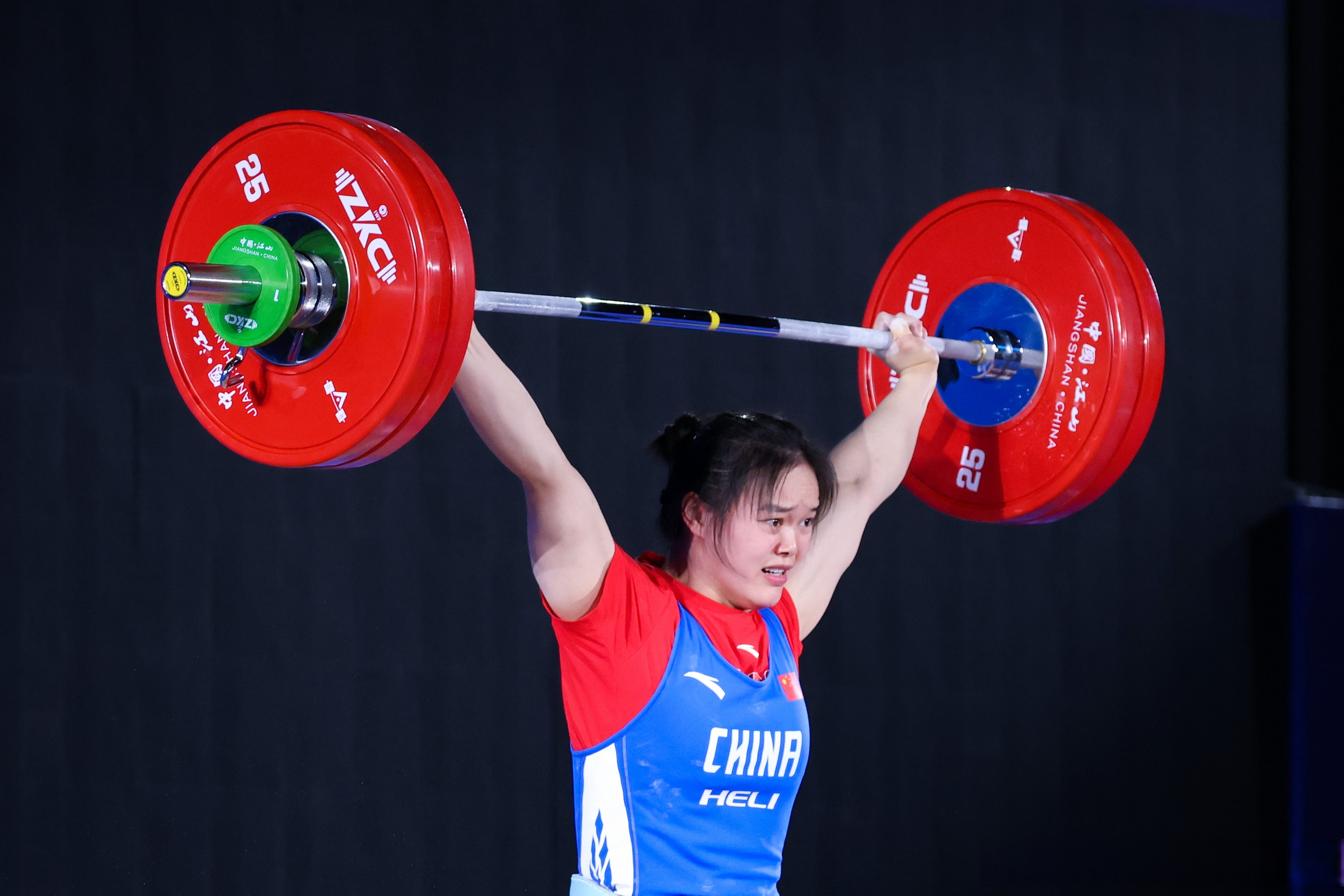 关于举重选手的一战之力，铸就辉煌传奇的信息