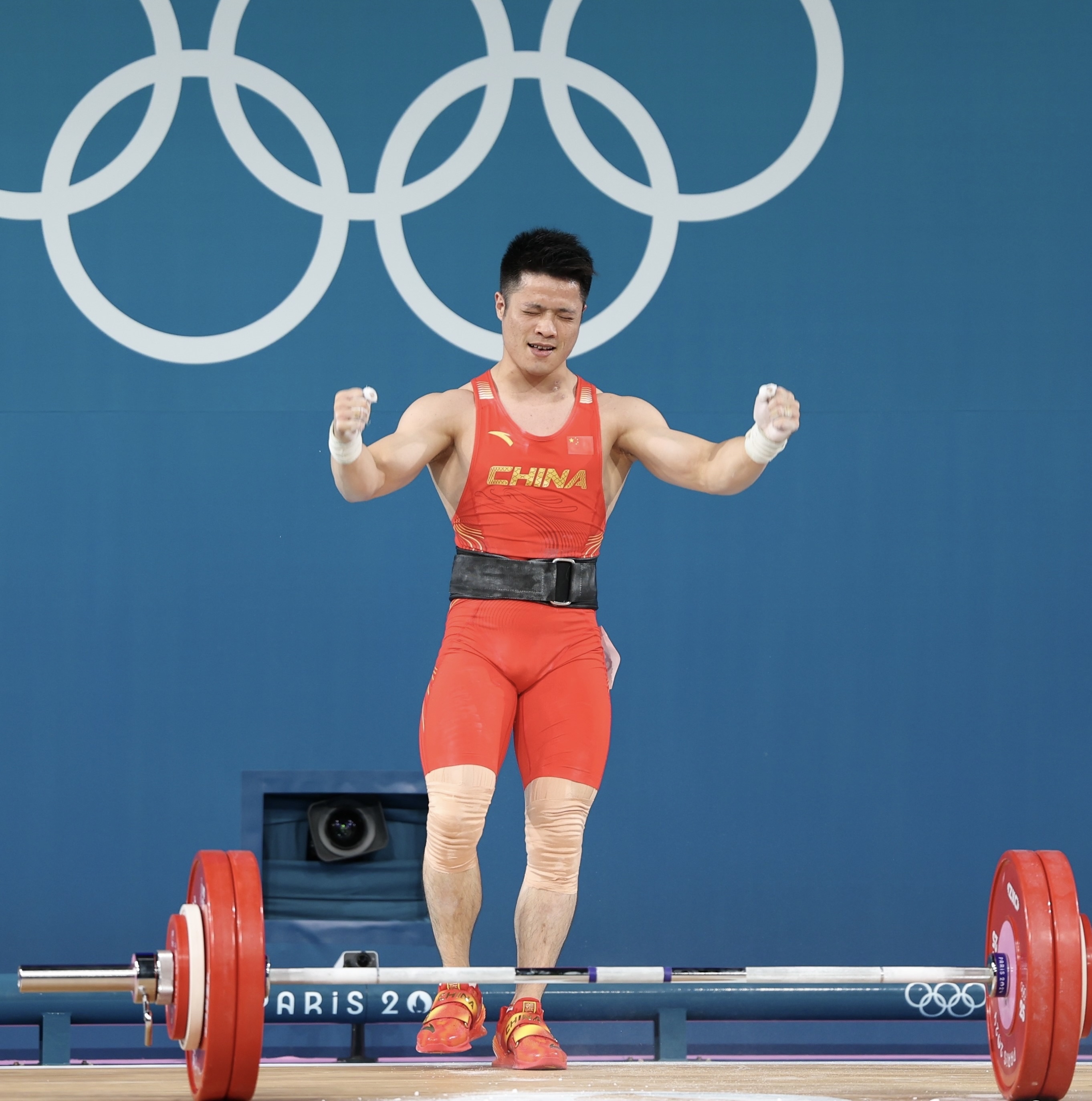 关于举重选手的一战之力，铸就辉煌传奇的信息