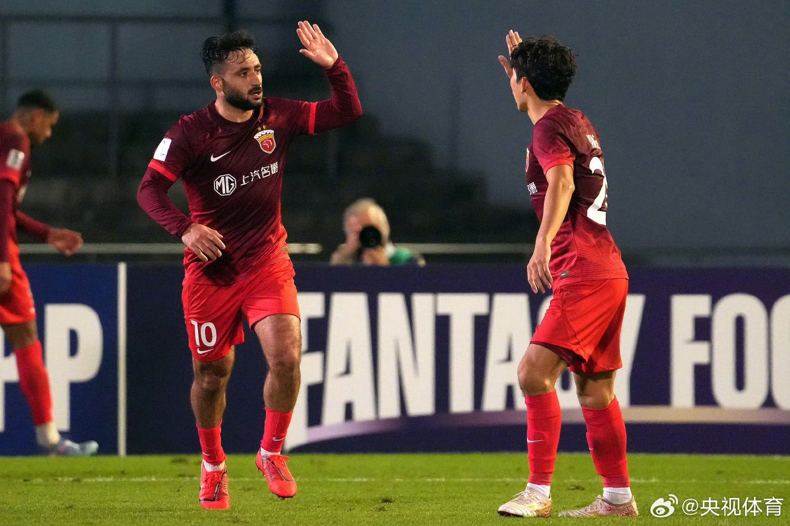 上港客场战胜对手，继续保持不败