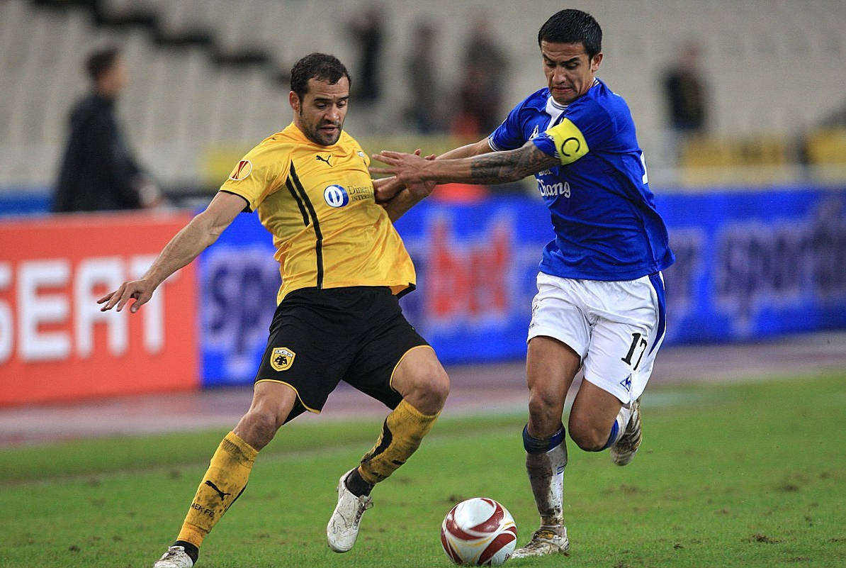 希腊队在雅典友谊赛中取得胜利