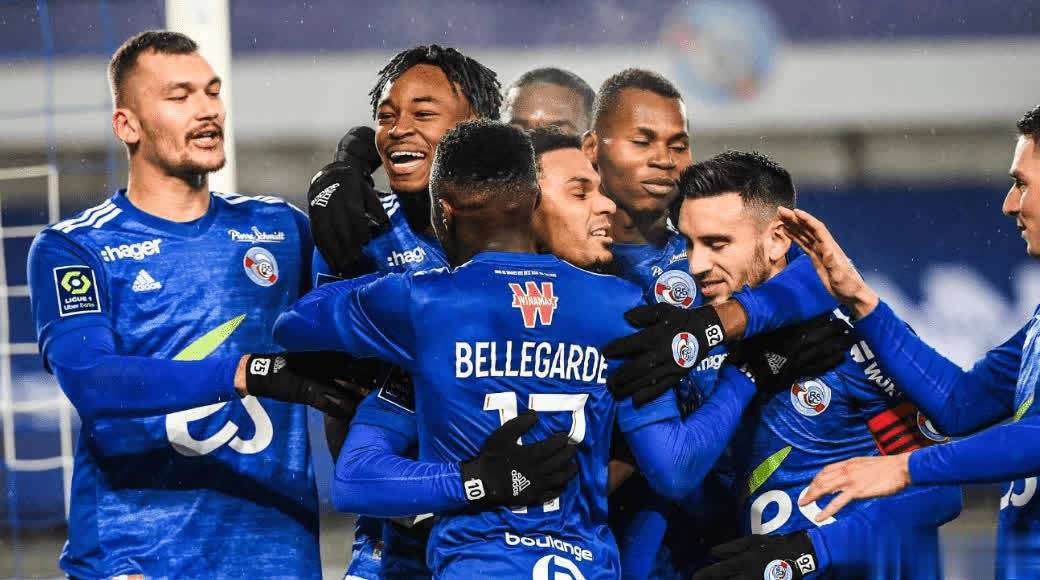 斯特拉斯堡球员庆祝精彩进球的简单介绍