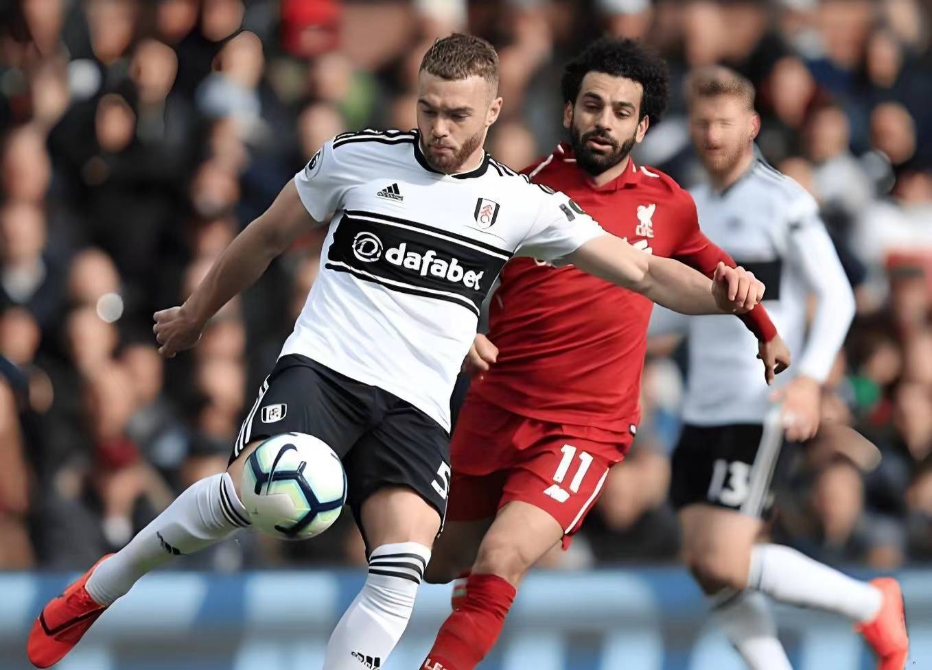 包含阿贾克斯队在欧洲赛事中大获全胜的词条