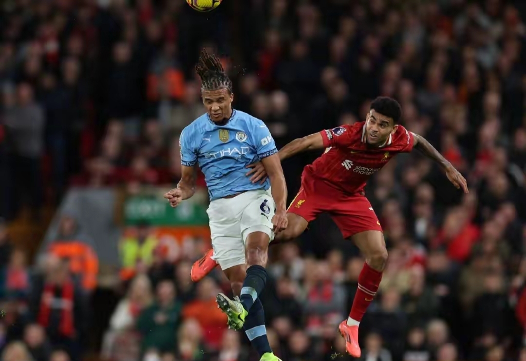 包含曼城再次击败对手，英超夺冠前景看好的词条