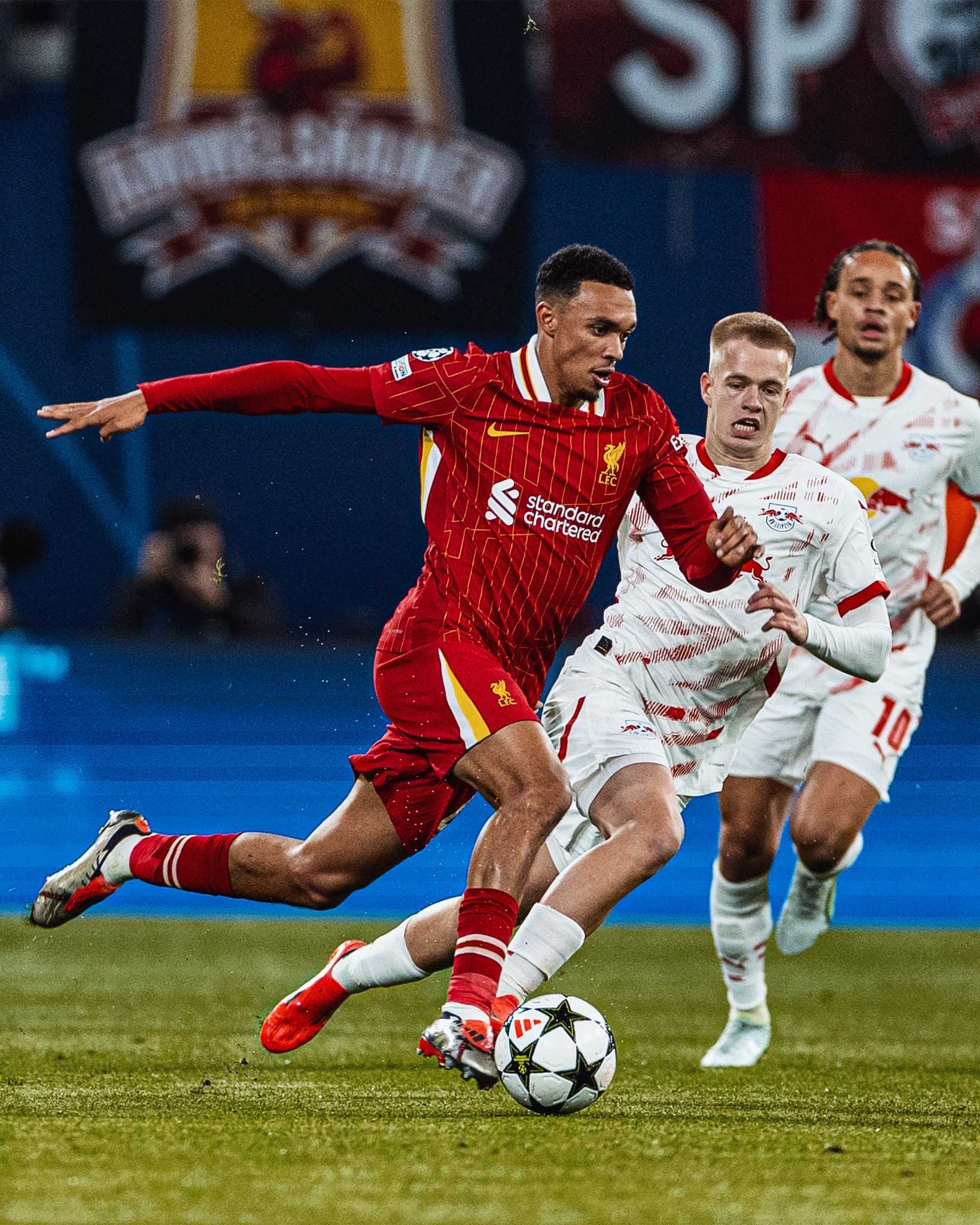 利物浦主场大胜里昂,锁定小组第一名的简单介绍 利物浦主场大胜里昂,锁定小组第一名的简单介绍