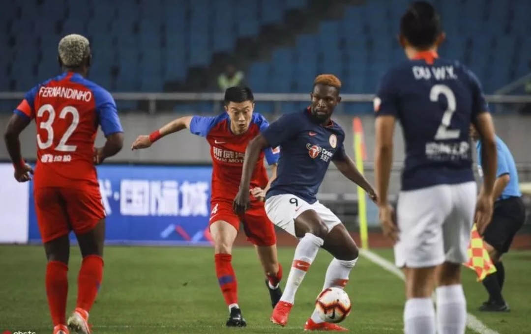 关于情深意重！重庆斯威与广州富力对决紧张的信息