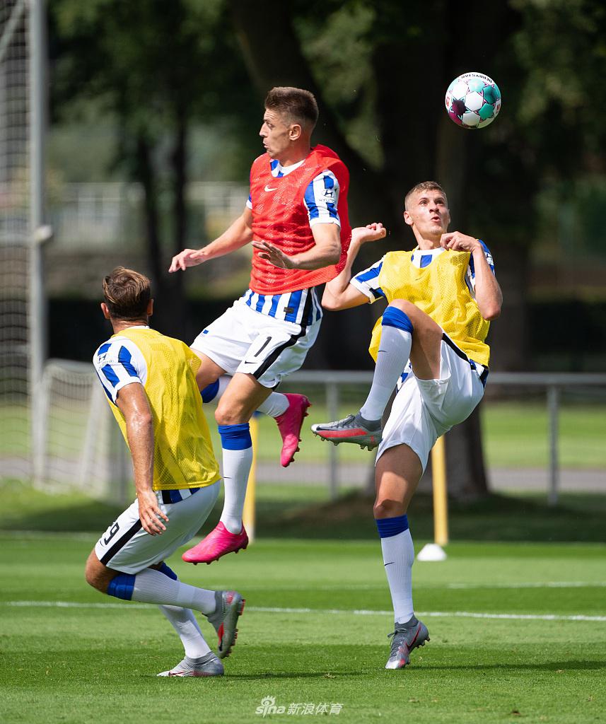 柏林赫塔备战本周末重要比赛 柏林赫塔备战本周末重要比赛