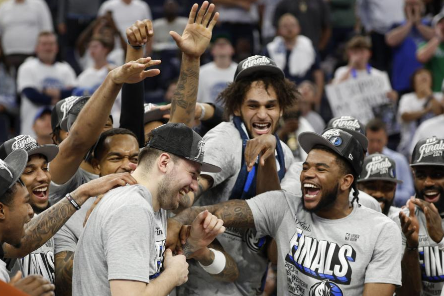 包含新疆队横扫独行侠，布伦森统治全场的词条