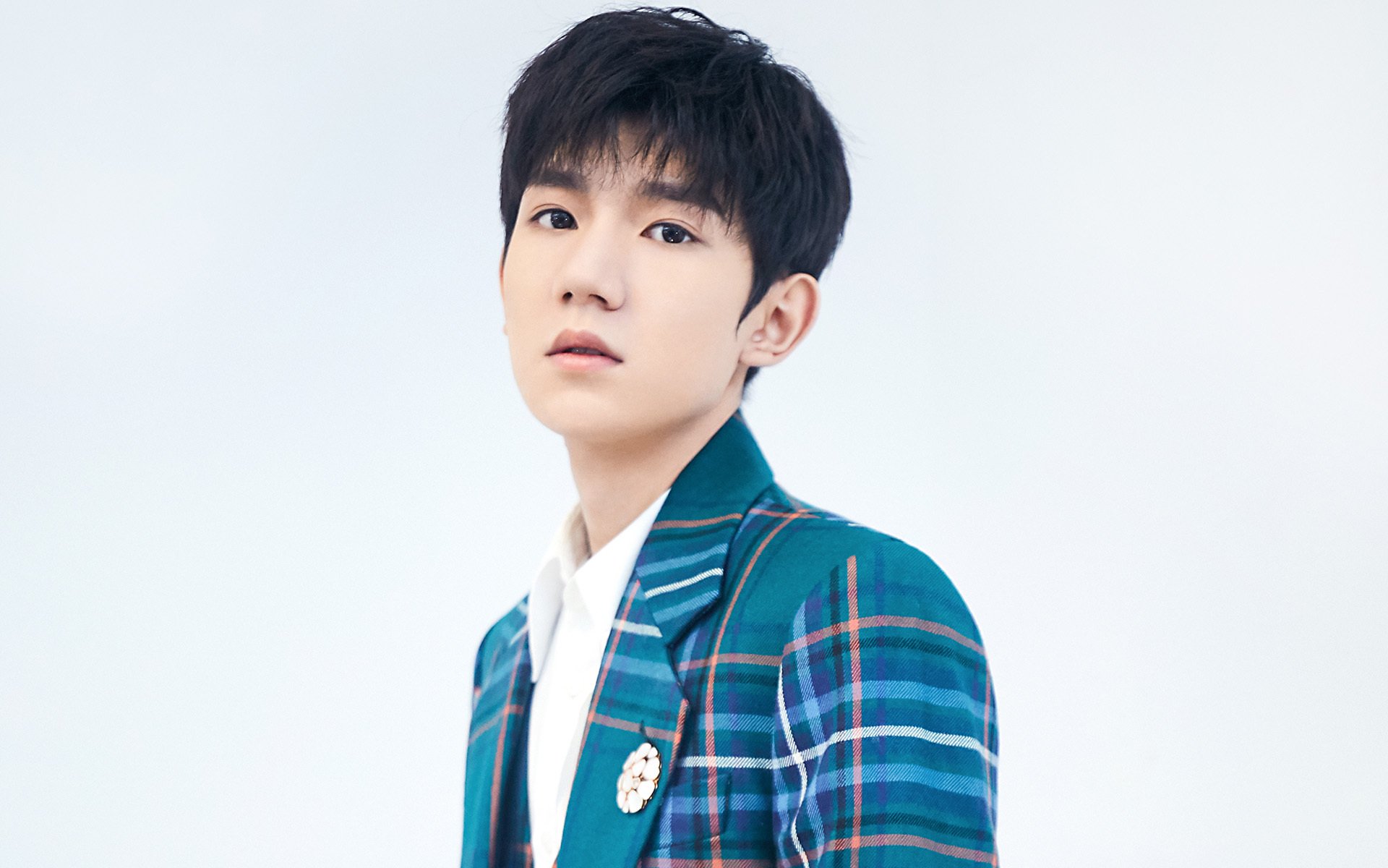 跨越大陆的传奇，波兰生死战与苏亚雷斯东决时刻，诠释竞技体育的唯一性