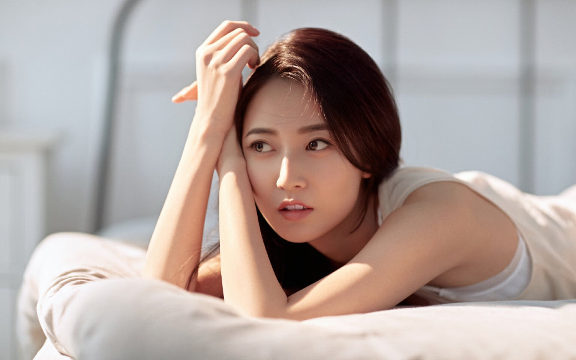 骑士对阵76人，浓眉打出生涯之夜，一场注定载入史册的对决