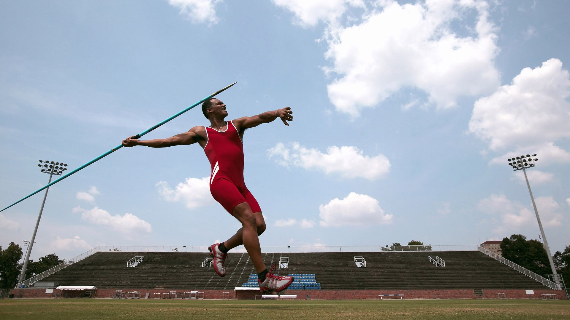 从深圳队到世界杯，节奏的艺术与接管时刻