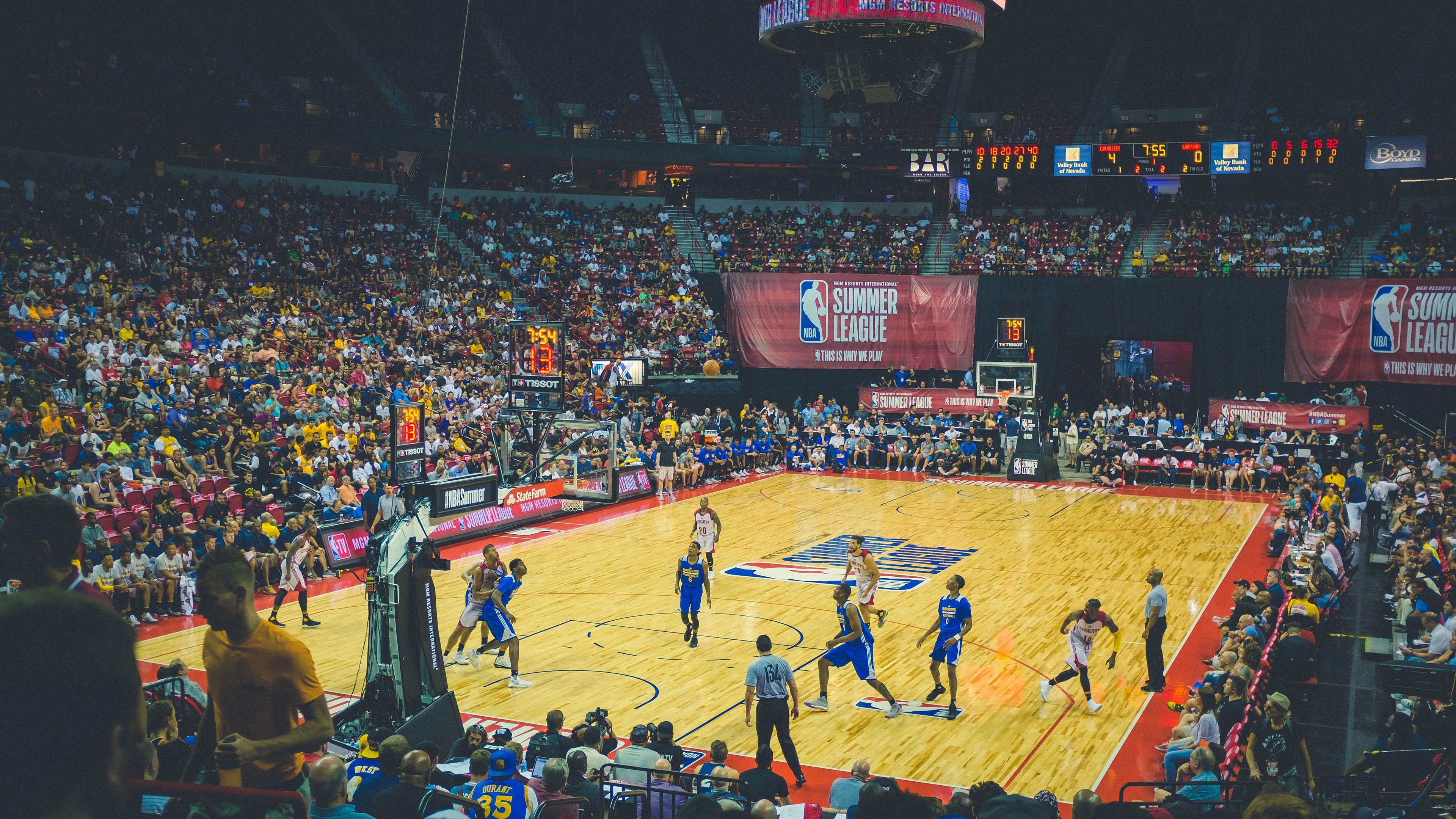 当翡翠绿遇上长城红，哈登末节魔法撕裂京凯大战